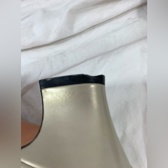 Vintage women metallic pearl SALVATORE FERRAGAMO heels pumps 8.5 AA - Picture 4 of 12